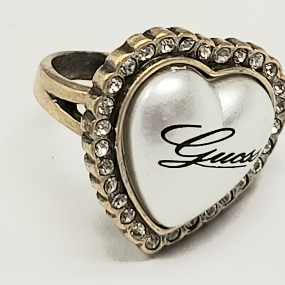 COPY - Guess Ring pearl color with diamond accents - Picture 2 of 2